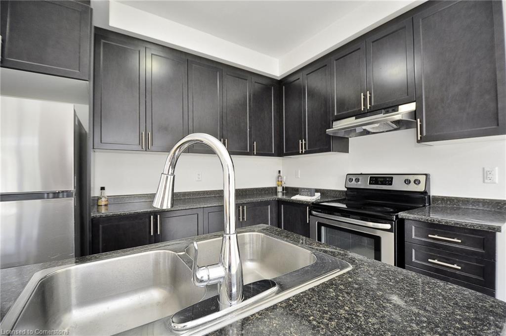 470 Thompson Street Property Photo 11