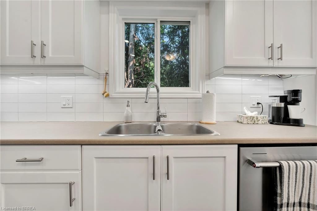 263 Owen Street Property Photo 8