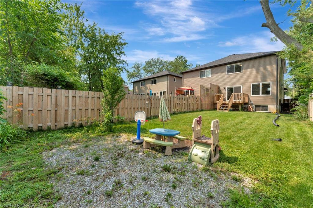 263 Owen Street Property Photo 27