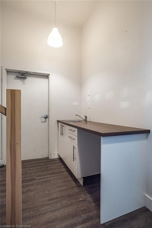 2-109 James Street N Property Photo 30