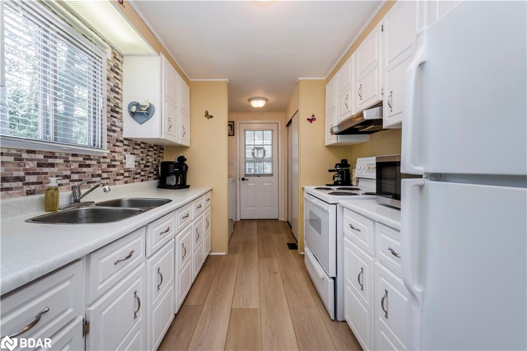 3 Carruthers Street N Property Photo 6