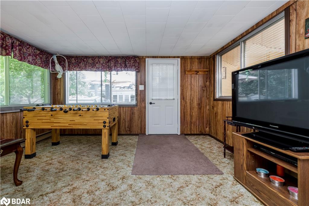 3 Carruthers Street N Property Photo 9