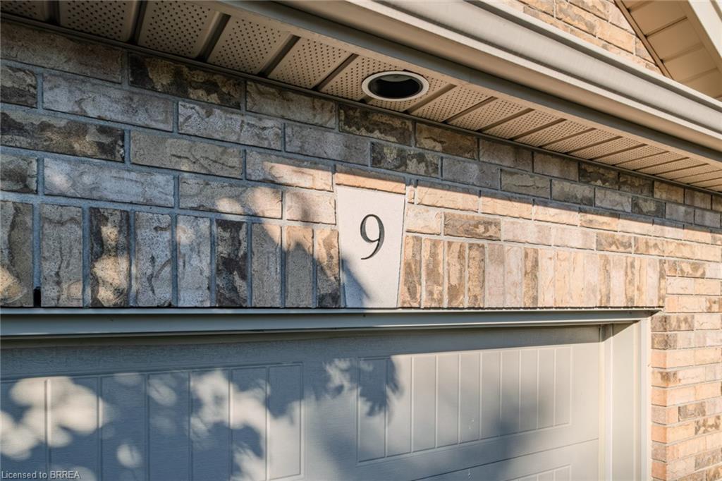 9-110 Somerset Road Property Photo 3