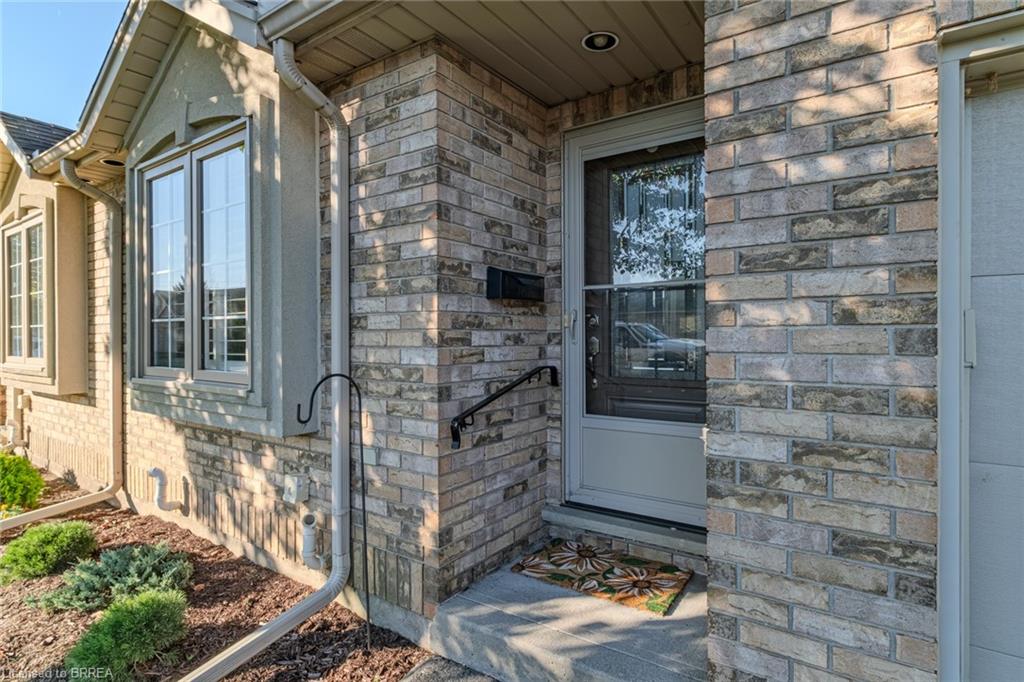 9-110 Somerset Road Property Photo 6