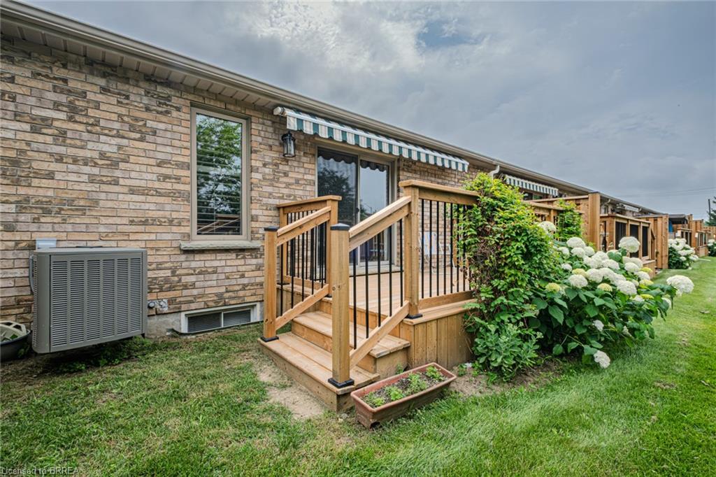 9-110 Somerset Road Property Photo 11