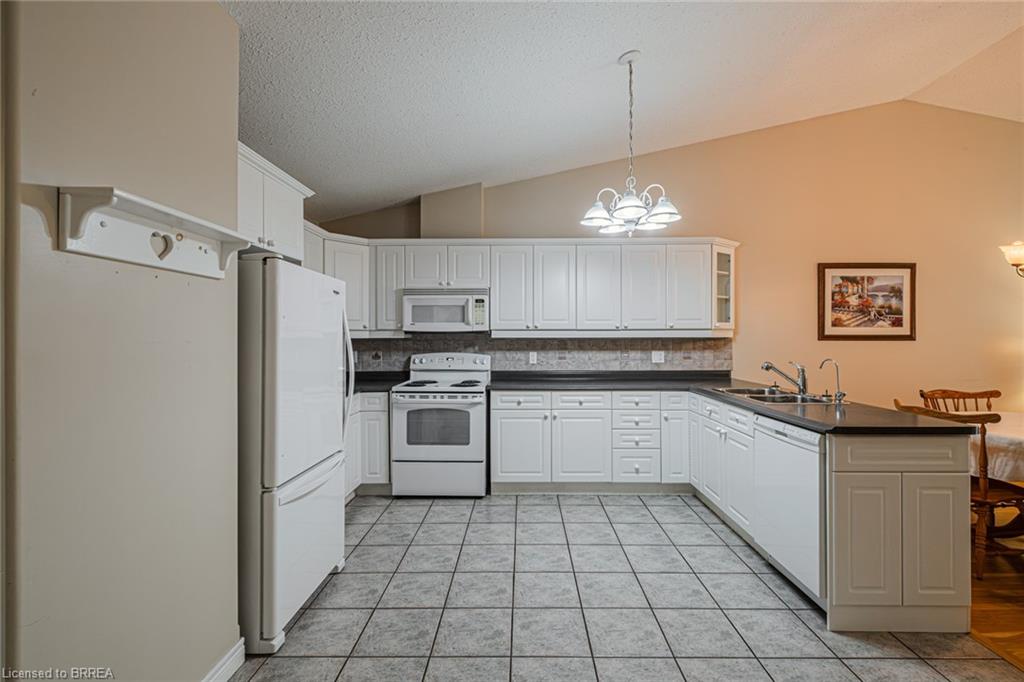 9-110 Somerset Road Property Photo 16