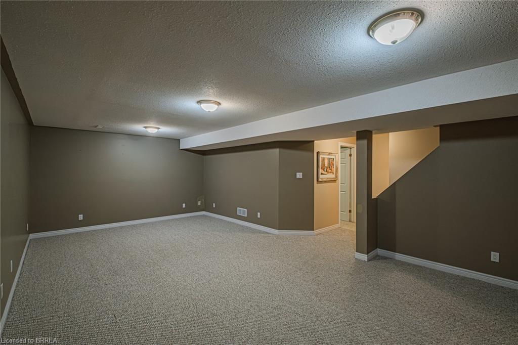 9-110 Somerset Road Property Photo 35