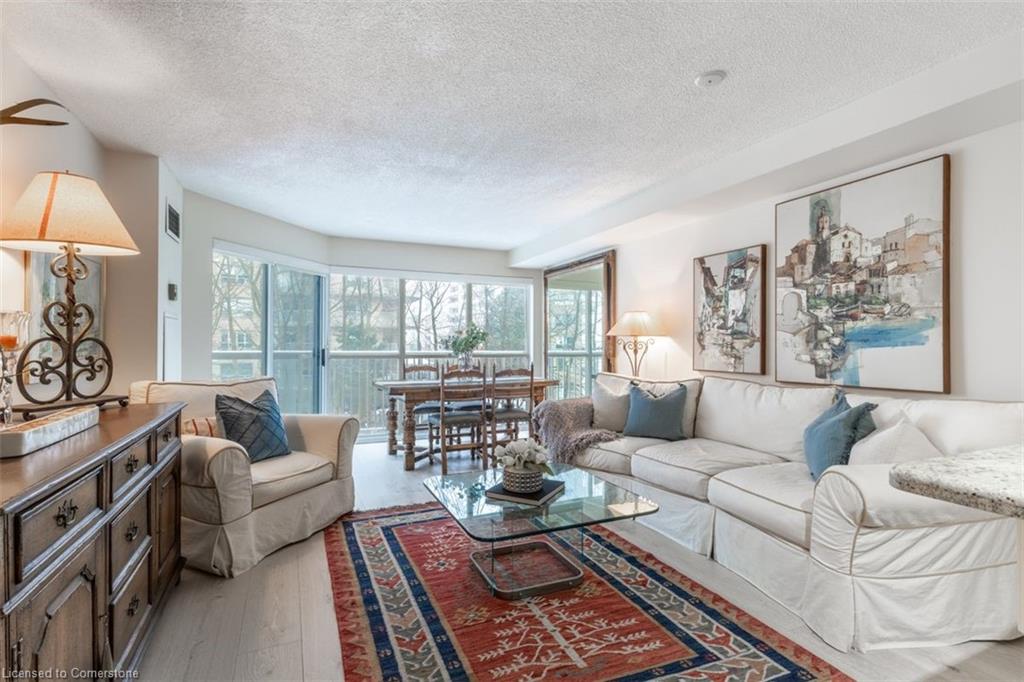 304-2210 Lakeshore Road Property Photo 9