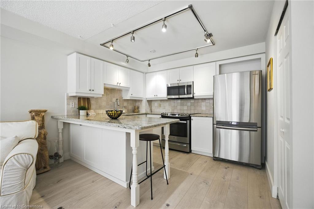304-2210 Lakeshore Road Property Photo 13