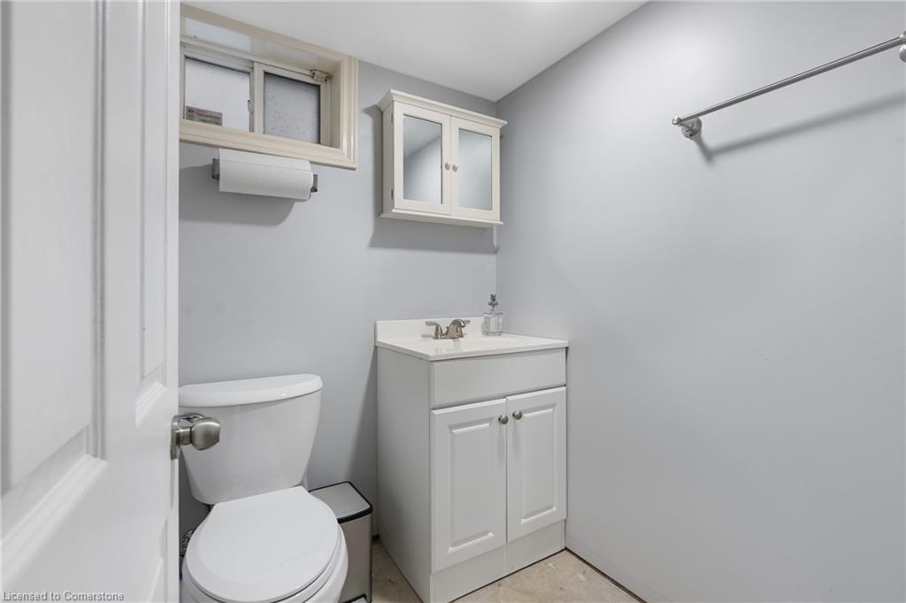 582 Upper James Street Property Photo 9