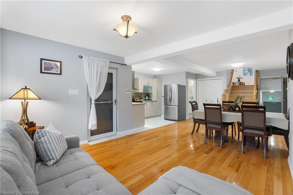 582 Upper James Street Property Photo 11