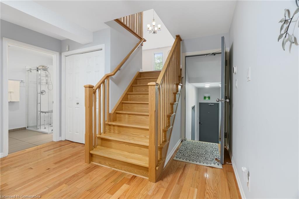 582 Upper James Street Property Photo 16