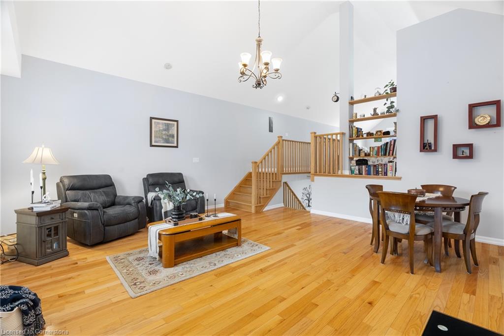 582 Upper James Street Property Photo 17