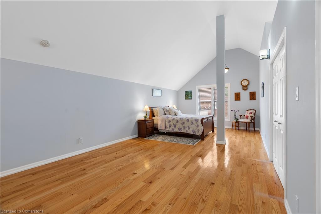 582 Upper James Street Property Photo 21