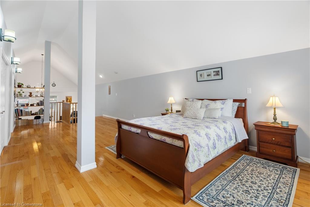 582 Upper James Street Property Photo 23