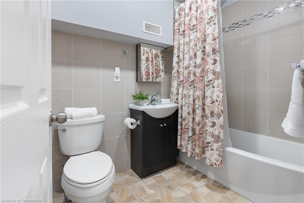 582 Upper James Street Property Photo 25