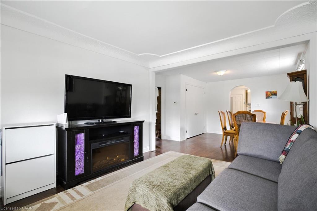 568 Barnaby Street Property Photo 8