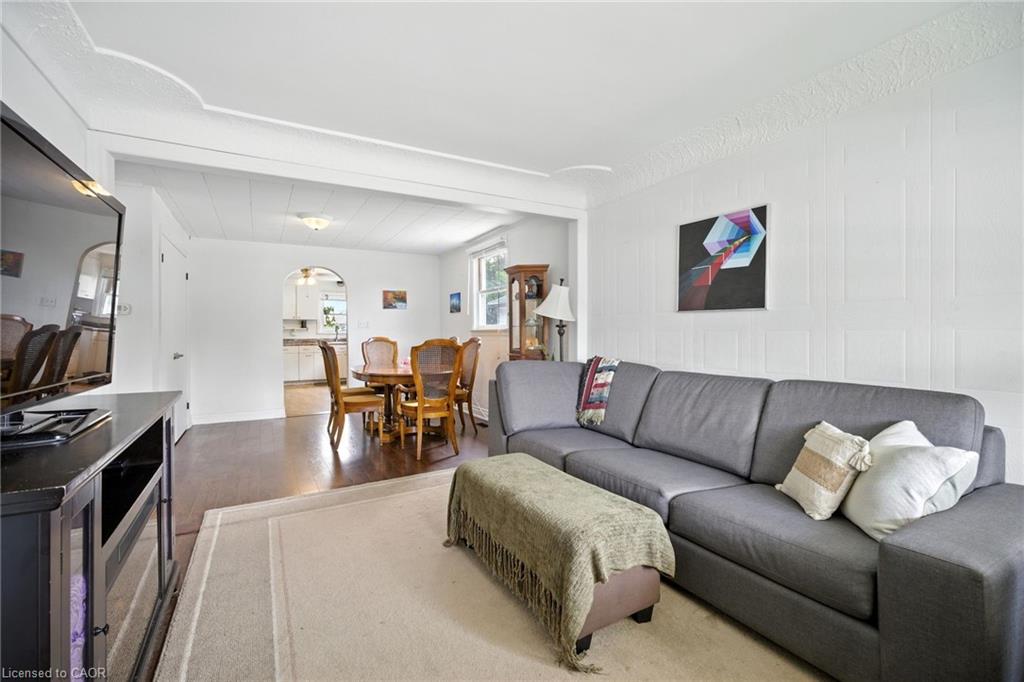 568 Barnaby Street Property Photo 9
