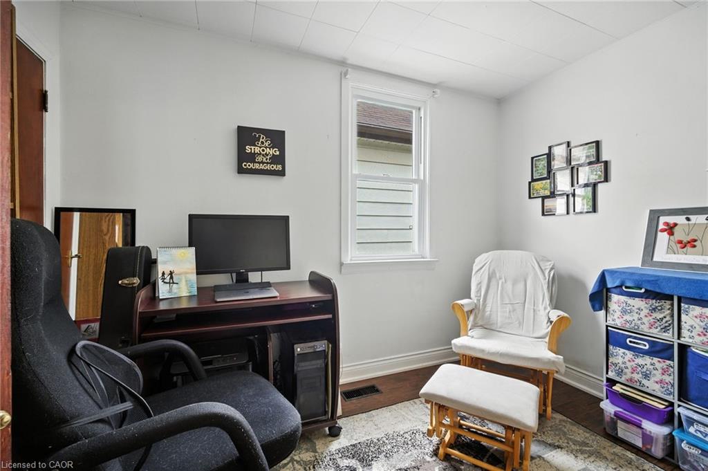 568 Barnaby Street Property Photo 20