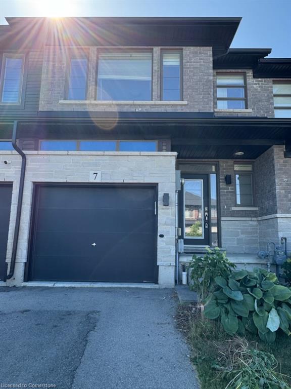 7 Greenwich Avenue Property Photo 1