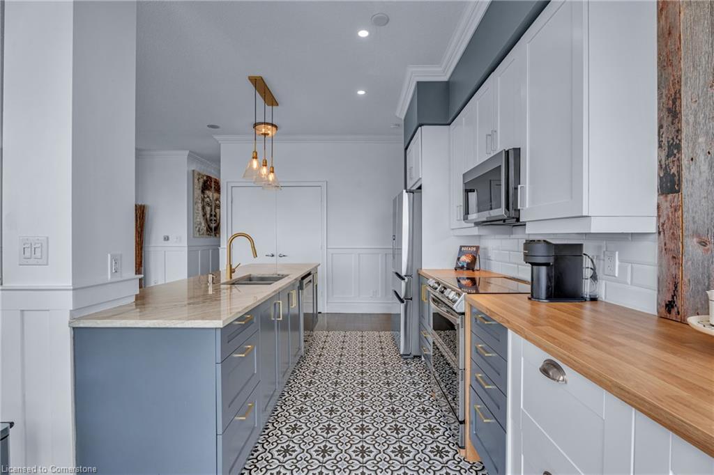 4070 Confederation Parkway Property Photo 9