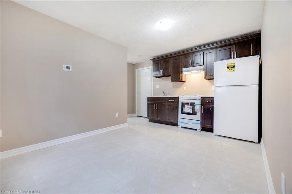 457 King Street E Property Photo 14