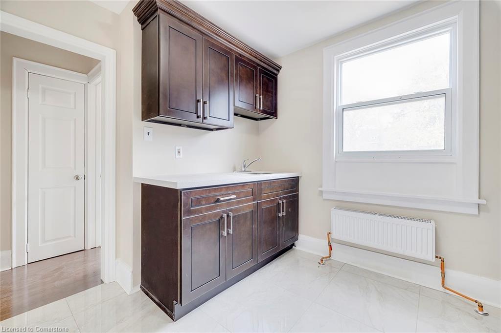 457 King Street E Property Photo 23
