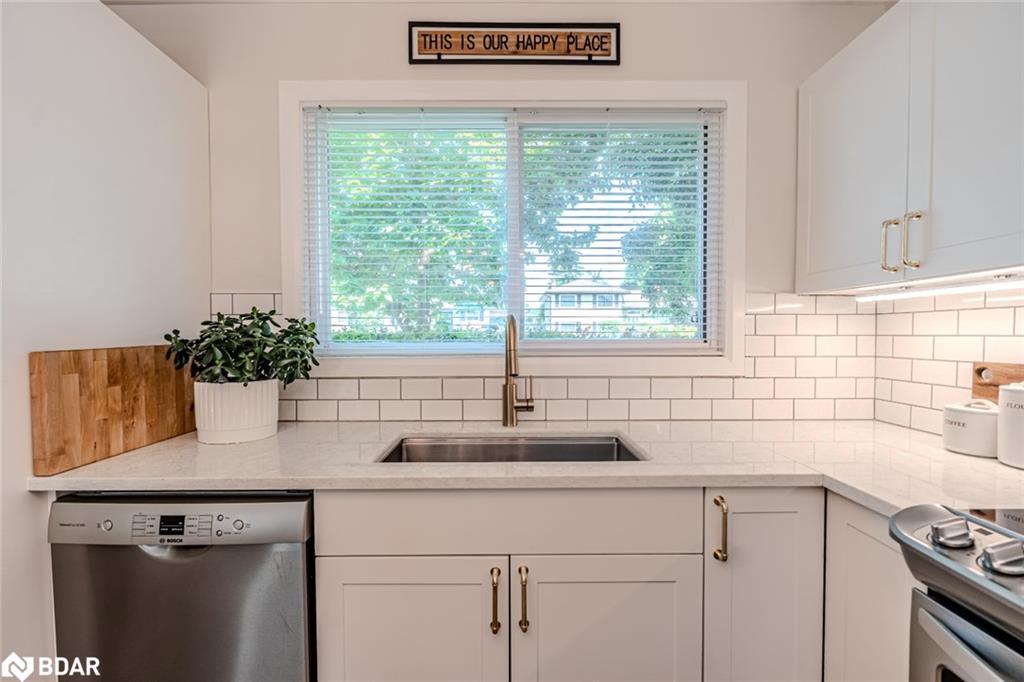 45 Ottaway Avenue Property Photo 4