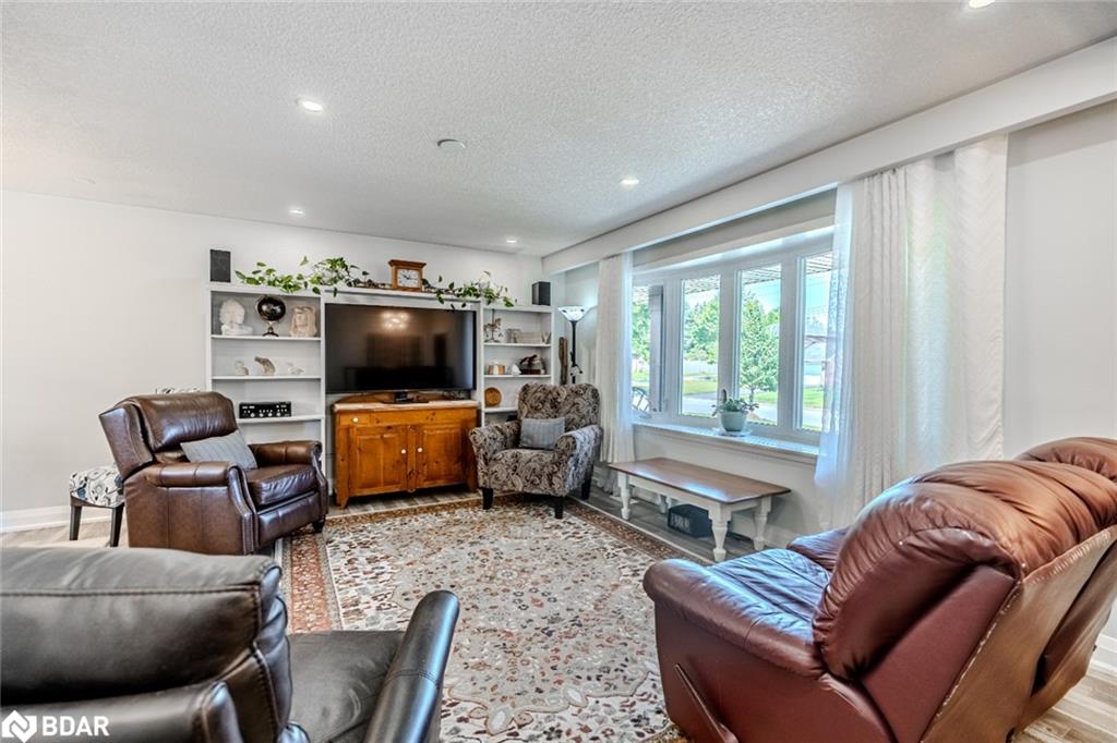 45 Ottaway Avenue Property Photo 8
