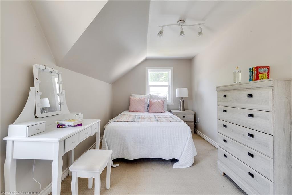 530 Wellington Street Property Photo 22