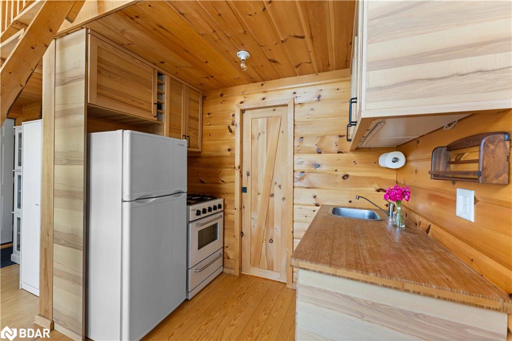 592 Moccasin Lake Road Property Photo 5