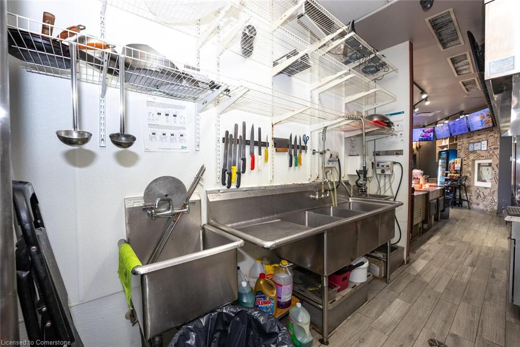 155 Dundas Street E Property Photo 25