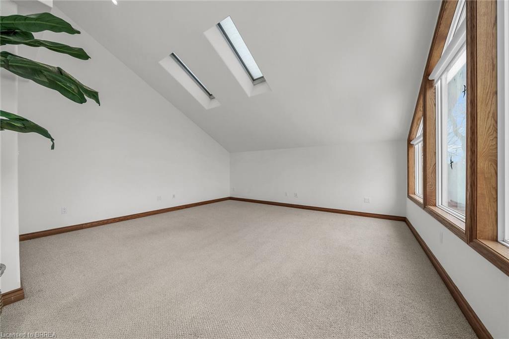 38 Grand River Street S Property Photo 23