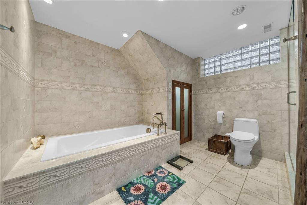 38 Grand River Street S Property Photo 34