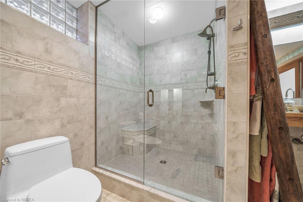 38 Grand River Street S Property Photo 35