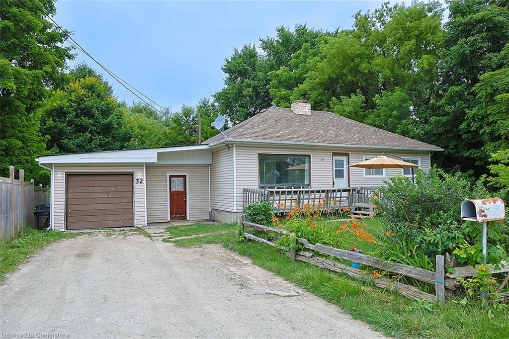 32 Maple Avenue E