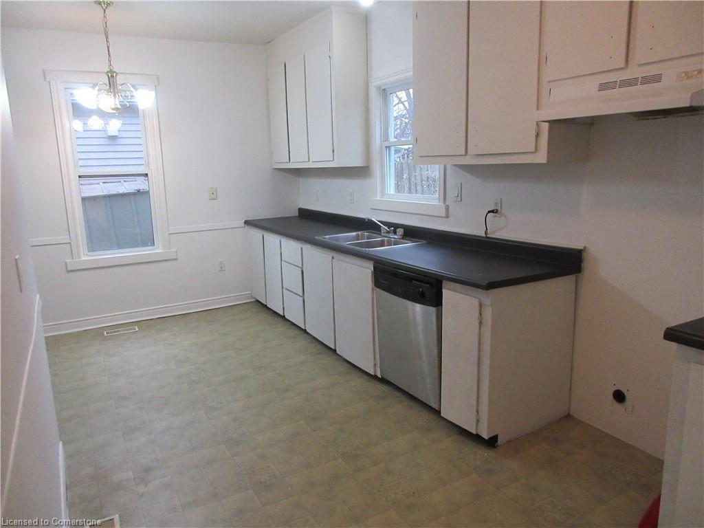 713 Cedar Street Property Photo 8