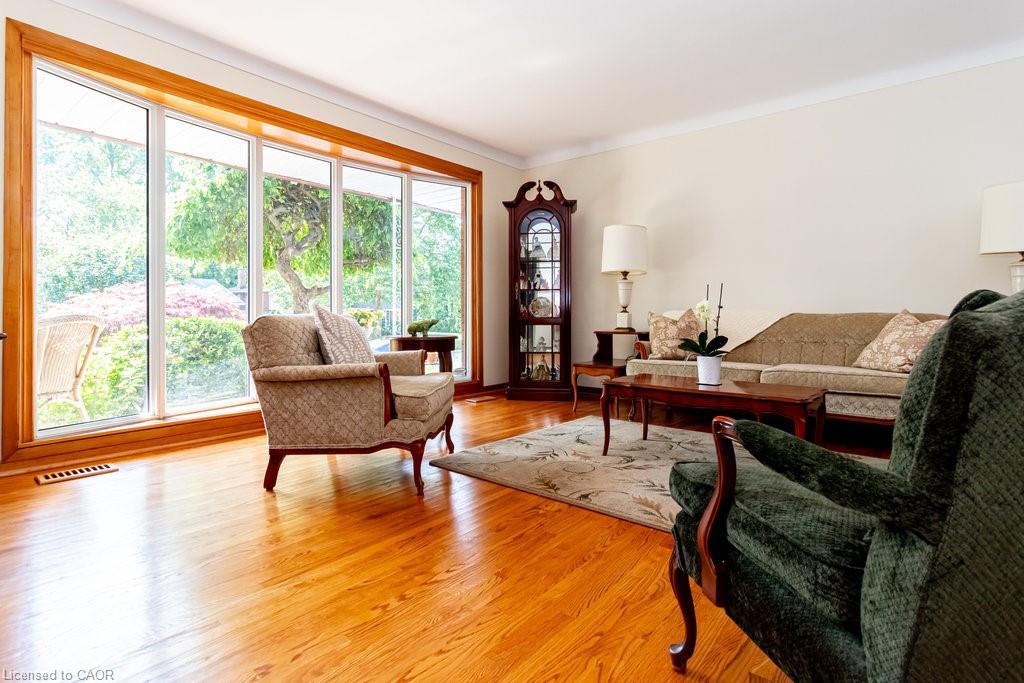 5195 Suncrest Road Property Photo 8