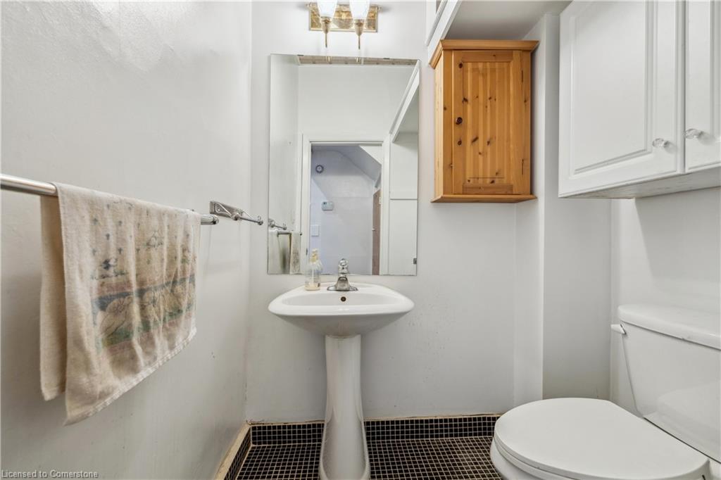 191 James Street S Property Photo 6