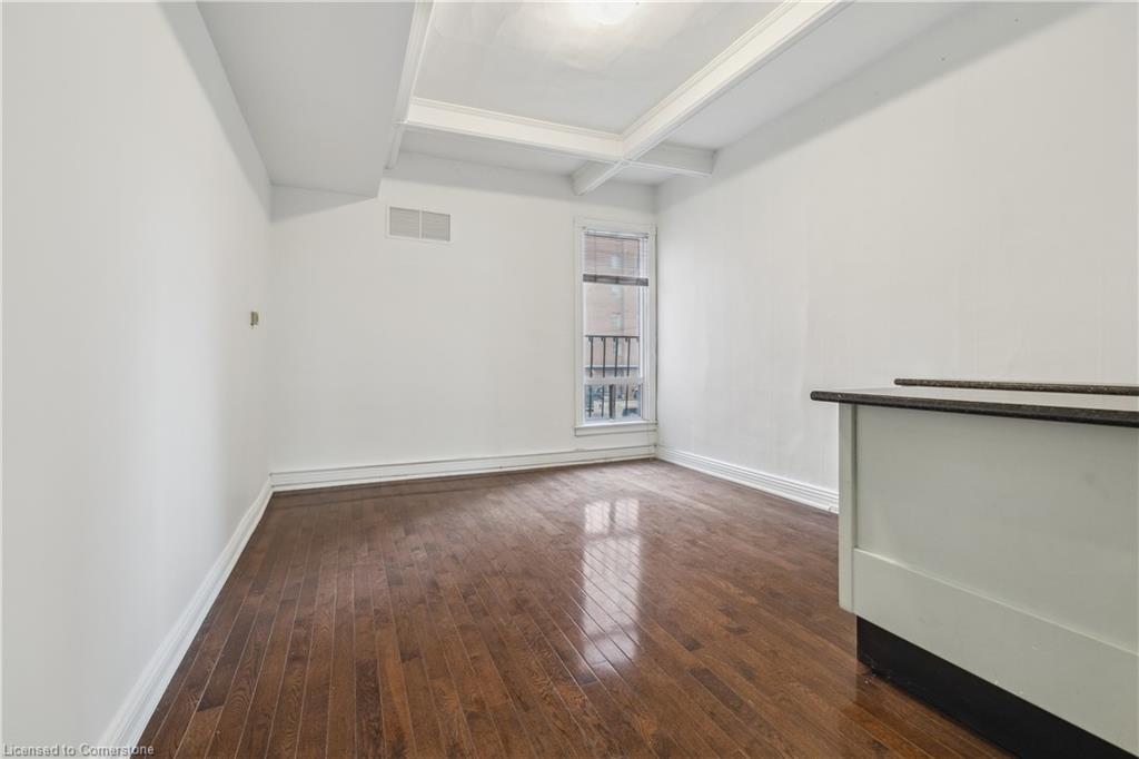 191 James Street S Property Photo 8