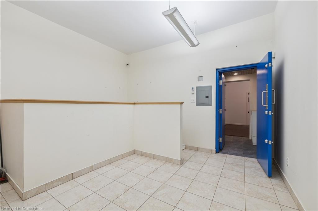191 James Street S Property Photo 16