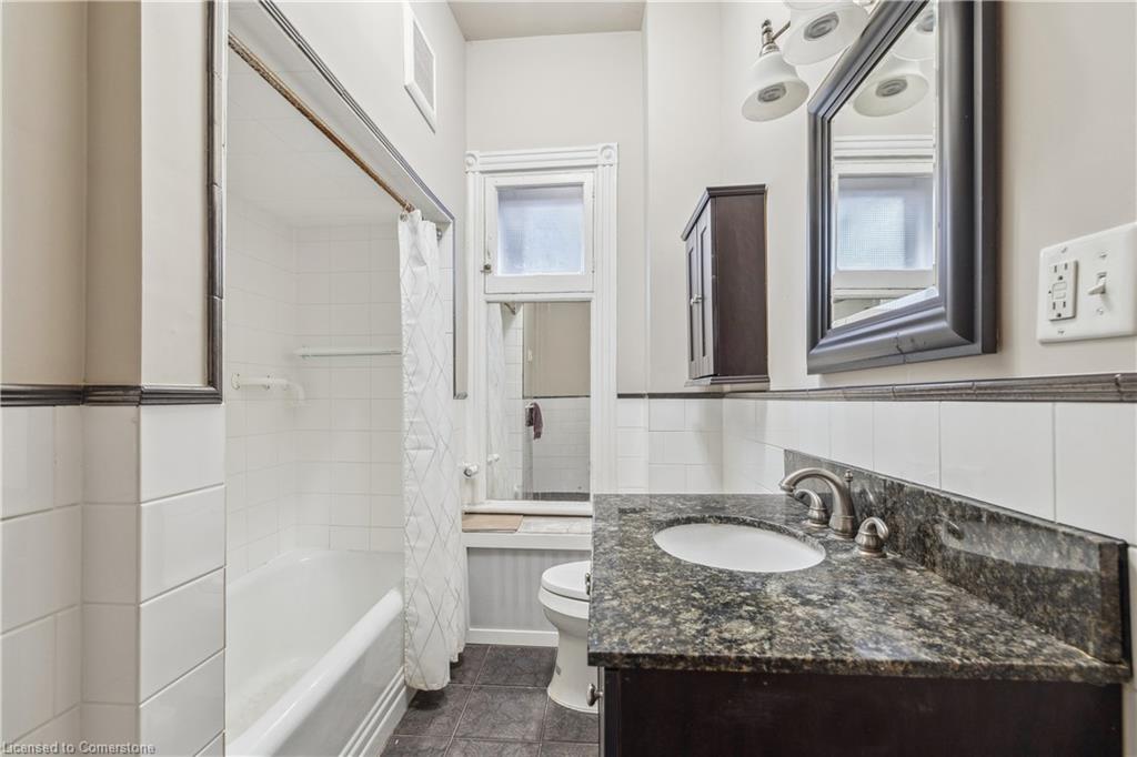 191 James Street S Property Photo 22