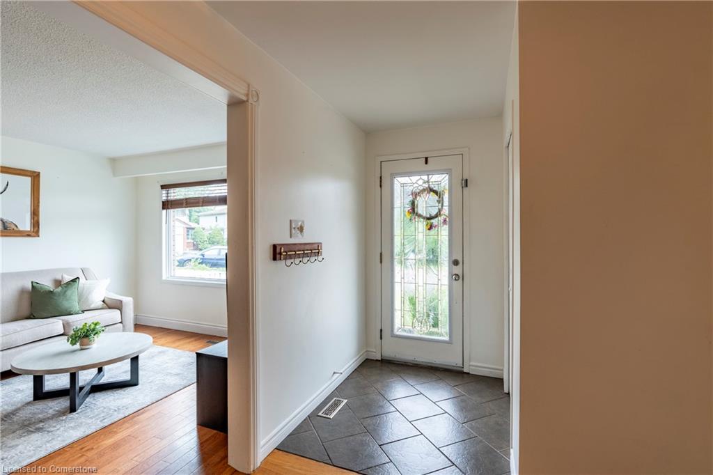 25 Forest Glen Court Property Photo 6