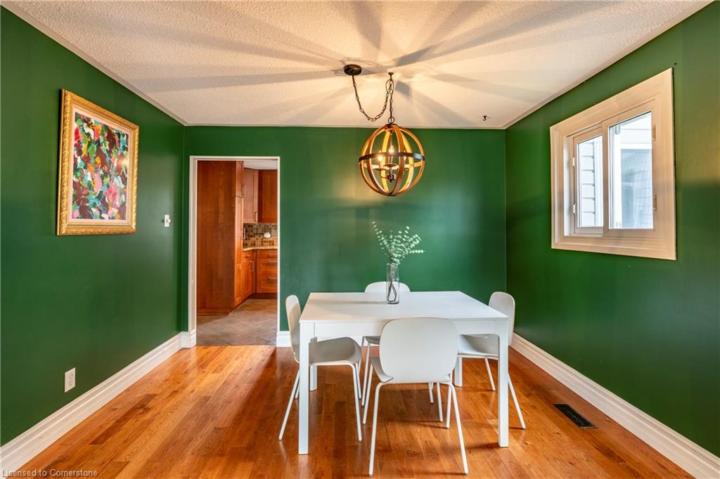 25 Forest Glen Court Property Photo 13