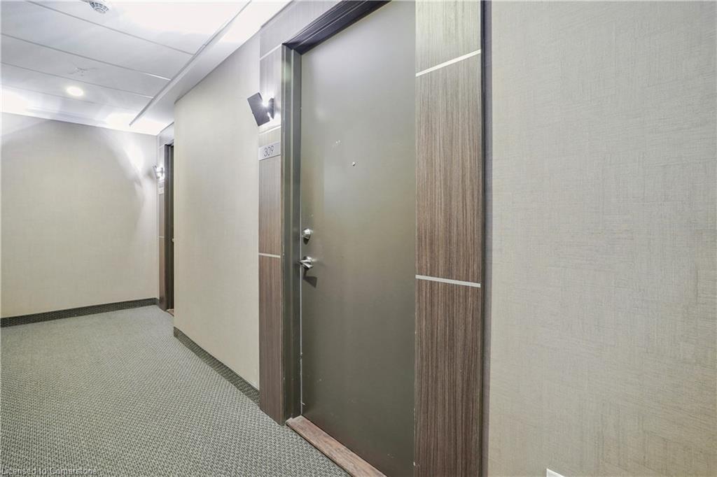 309-550 North Service Road Property Photo 4