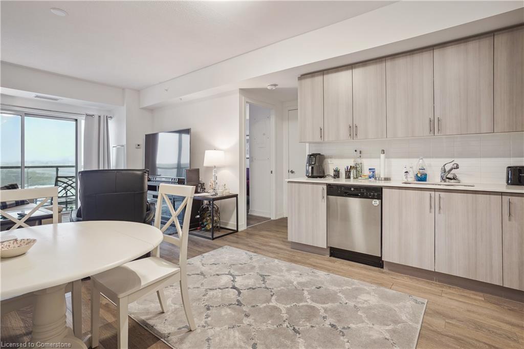 309-550 North Service Road Property Photo 6