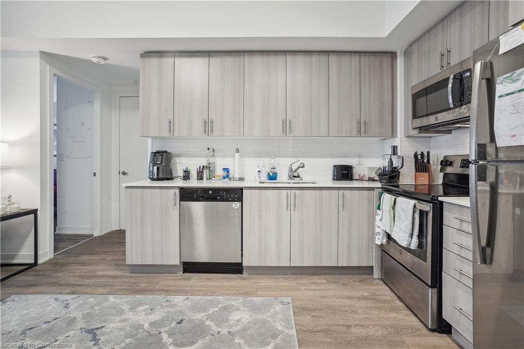 309-550 North Service Road Property Photo 7