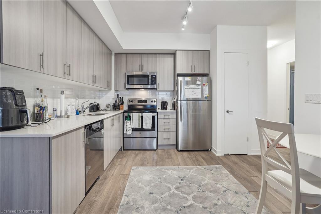 309-550 North Service Road Property Photo 9