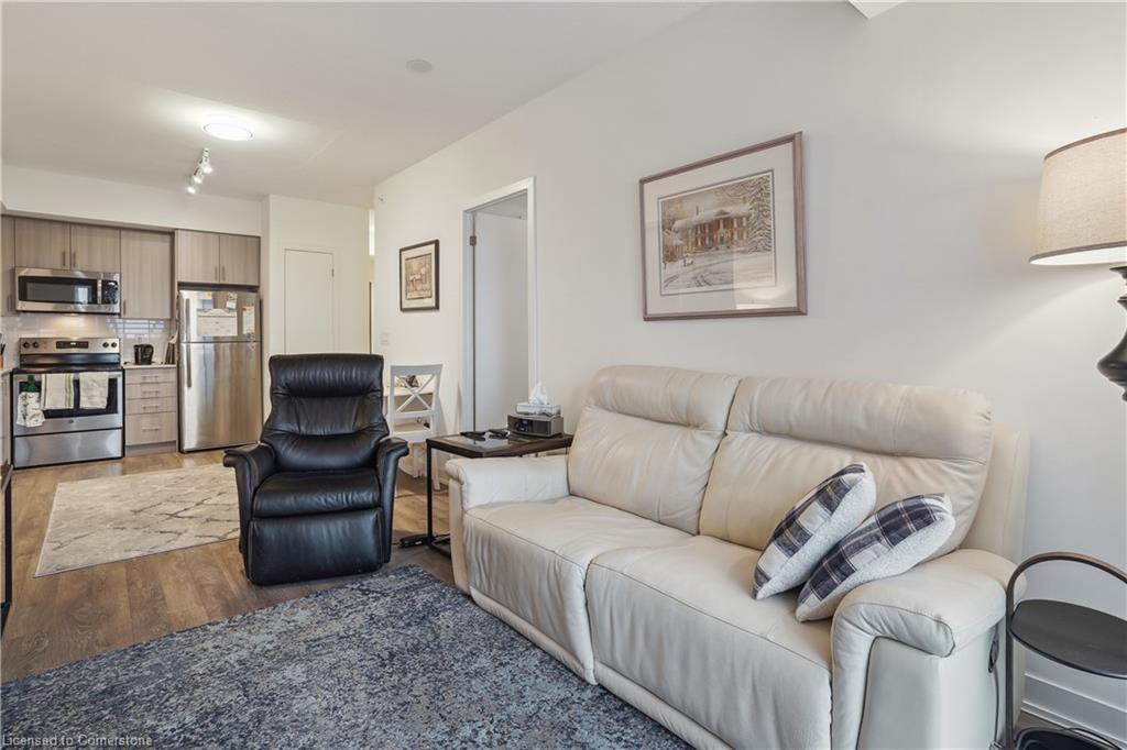 309-550 North Service Road Property Photo 14