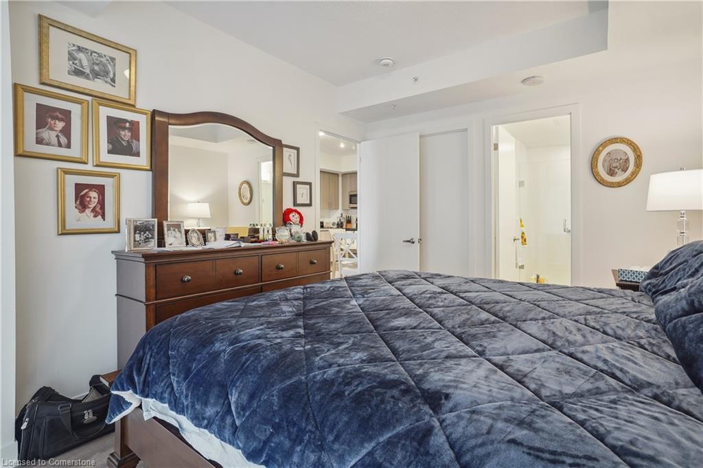 309-550 North Service Road Property Photo 17